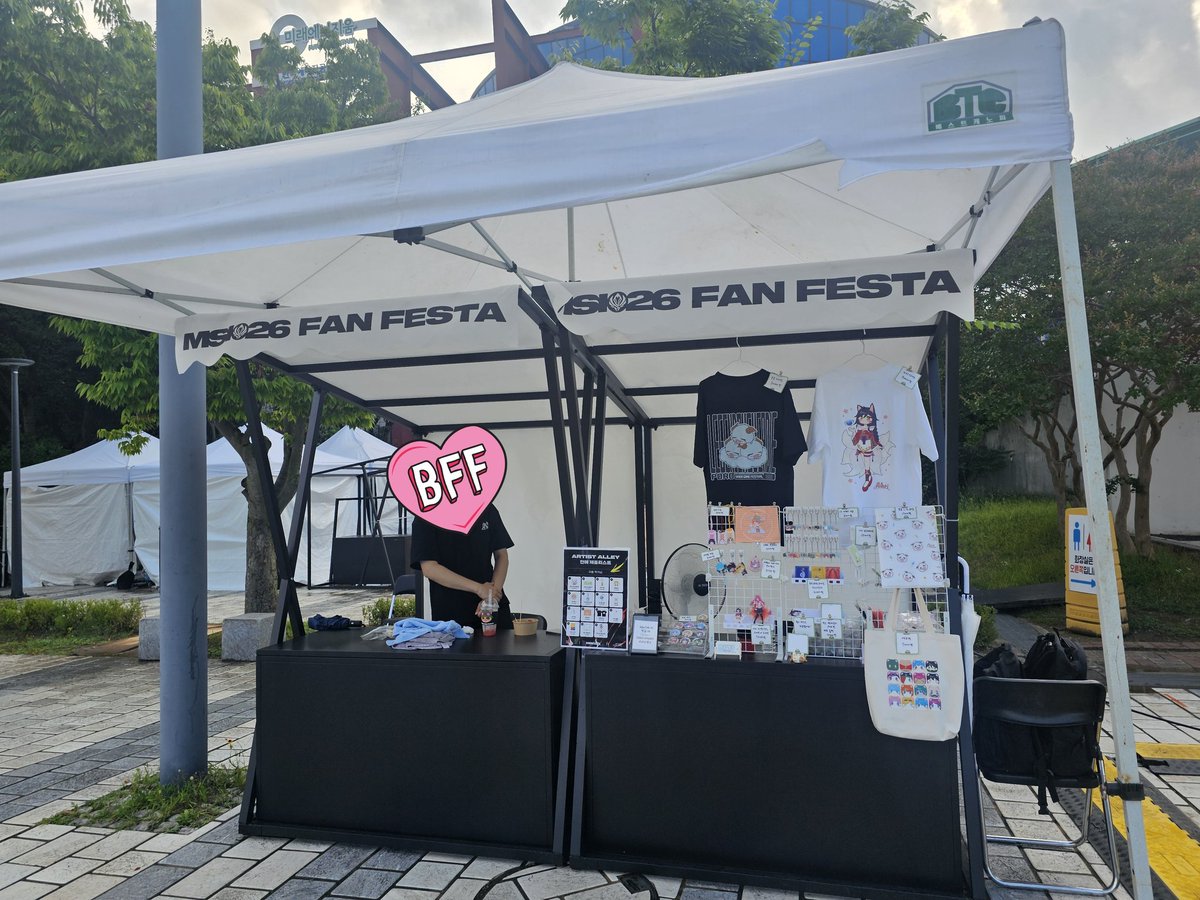 keullaudeu04's tweet photo. MSI 4일차 부스운영중입니다!! https://t.co/w6EtjTVM4g