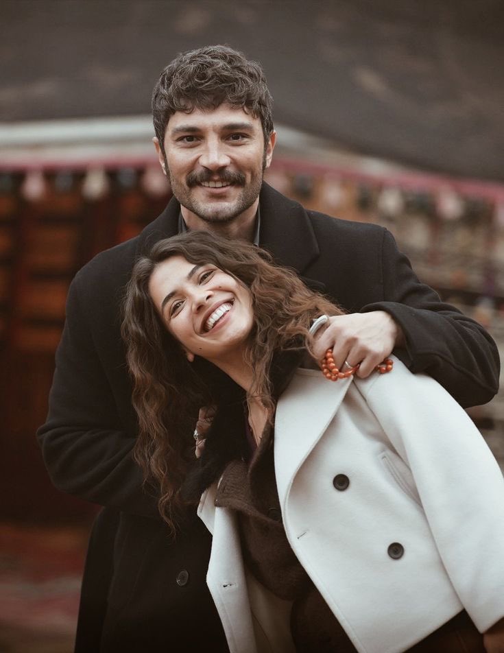 tvdiizidunyasi's tweet photo. Vallahi kimse kusura bakmasın da şu zamana kadar İlhan’ın en güzel ama en güzel partneri damla çok yakışıyorlar çok güzeller zaten ünlüleri Türkiye’nin dışına çıktı ülke dışına çıktı bence gelmiş geçmiş en çok yakışan çift kesinlikle bunlardır https://t.co/5mz50WUW3n