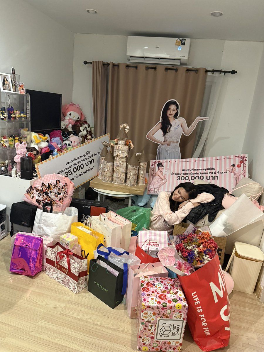 AngelicaDeMaagd's tweet photo. ขอบคุณทุกคนนะคะ รักที่สุด
#แองเจลิกา
#angelica https://t.co/l8Ypdil3mw
