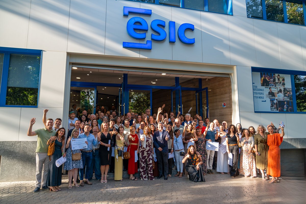 ESICValencia's tweet photo. 🎓 56 ediciones, hay mucho que celebrar:

Más de 800 profesionales formados y casi tres años impulsando la transformación digital del tejido empresarial valenciano.

Cerramos una gran etapa del Programa Generación Digital. 🚀

🔗 https://t.co/1BqOjaO8Qq #ESICComunidadValenciana https://t.co/NuQ34U7uBb