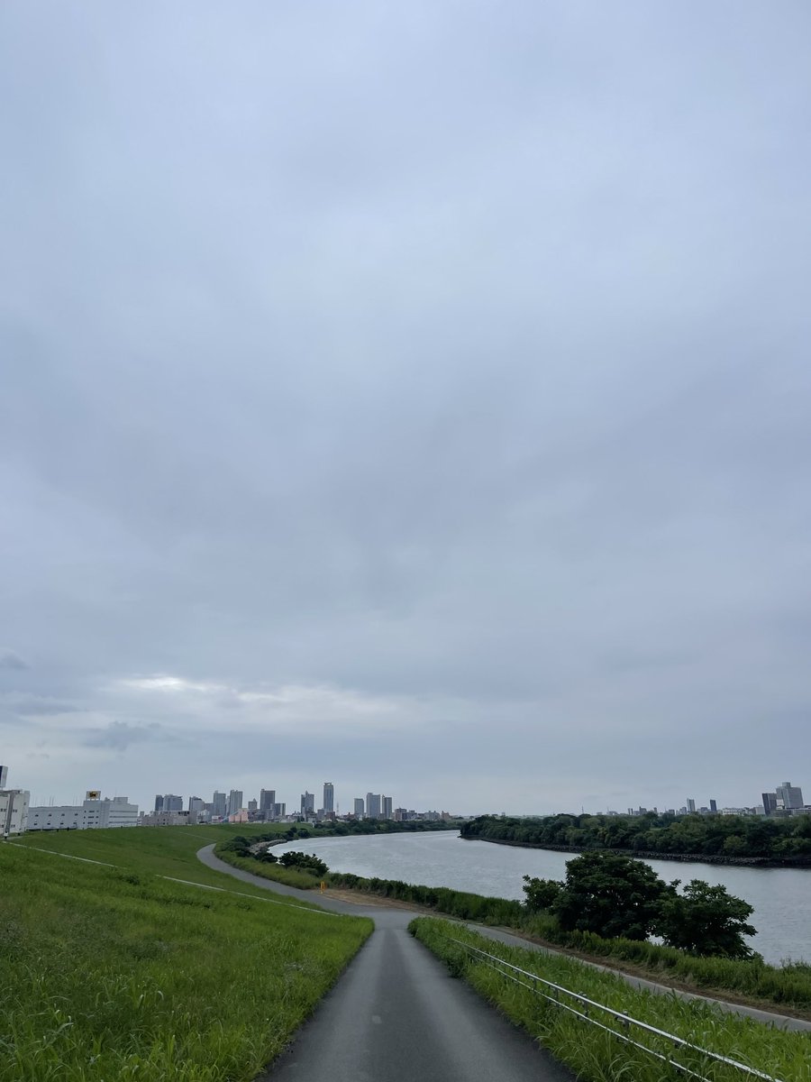 mizunami754's tweet photo. 梅雨らしい梅雨で良かったな。昨年は真夏が長過ぎて💦うんざりだった。でもいよいよ・・・。　
#イマソラ　#ウォーキング　#戸田公園 https://t.co/2JY6HQwCF1