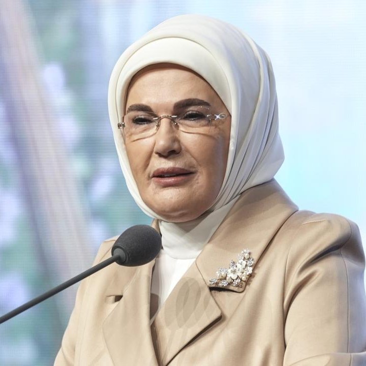 vanpllus's tweet photo. Emine Erdoğan, NATO Zirvesi için Ankara'ya gelecek lider eşlerini 8 Temmuz'da Çankaya Köşkü'nde ağırlayacak. https://t.co/YK55f8gk9i
