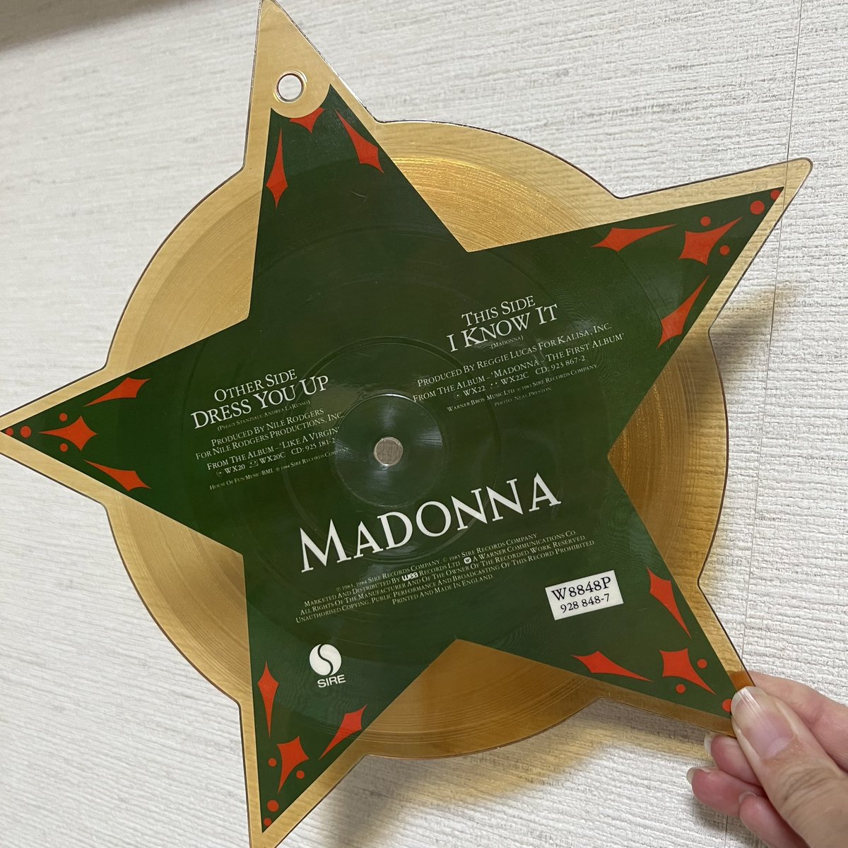 レコード部屋の裏話】 先週の透明レコード盤に続いて 出逢った面白い盤