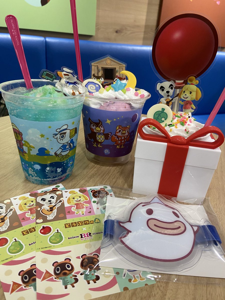 raidoa_mitene's tweet photo. 日に日に売り切れ情報ポストされてるー‼︎

昨日のお昼に駆け込んで、ゆうたろうはGETできましたー🙌
グッズ付きは争奪戦ですな！
並べるだけで映えて可愛い🌊🦉👻🎁🎈 https://t.co/gjvzqF1XnE