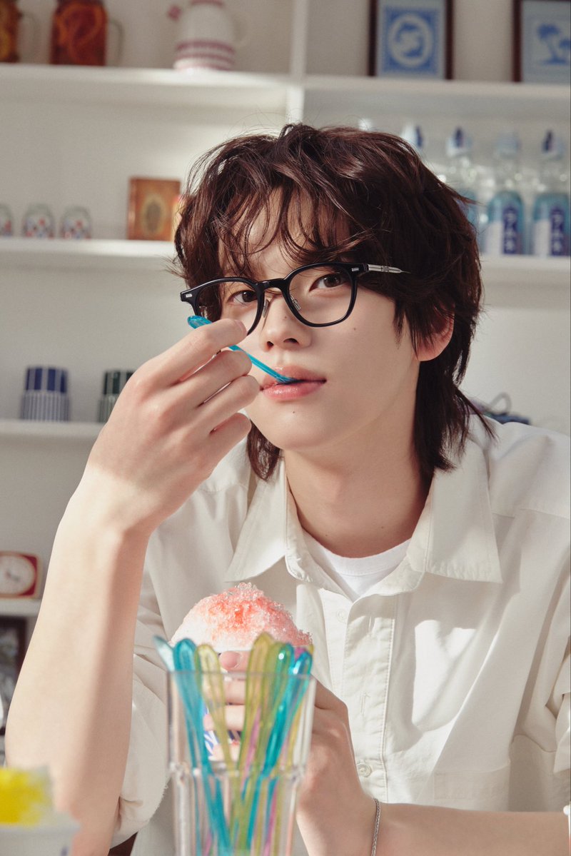 shinyuarchive's tweet photo. #SHINYU has been voted the #1 idol who can “beat the summer heat with their refreshing charm” ♡ 

in a special poll by idolpick he won by 299 votes (59%) thanks to his signature bright visuals and vibes, being a true representative of TWS's refreshing image with his crisp vocals and clean dance lines 

#신유 #TWS #투어스