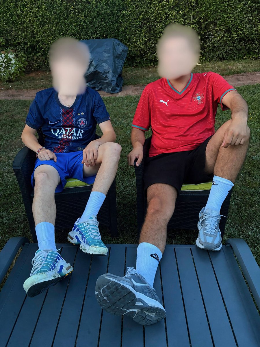 MatiasMarco92's tweet photo. Deux meilleurs potes qui débarquent ici pour satisfaire les fétichistes 
#findom #gay #cho7 #fetishist https://t.co/hDjbVyup93
