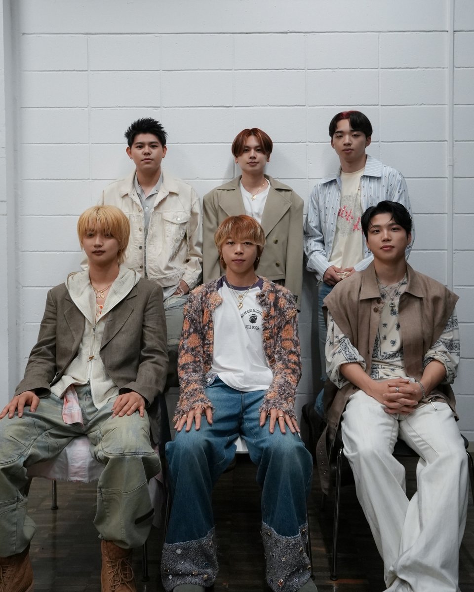 amazonmusicjp's tweet photo. ✧.+🔍BE:FIRSTの間違い探し🔍+.✧

先日「Missing」をリリースした #BEFIRST から、間違い探しが出題されました🤔
2枚の写真をよーく見比べて異なる点を見つけよう👀
BESTYの皆さん！リプライで答えを教えてね💬😂

楽曲は #AmazonMusic でチェック👇
🎧https://t.co/06PvraoZD3
@BEFIRSTofficial https://t.co/ux0er7ghye