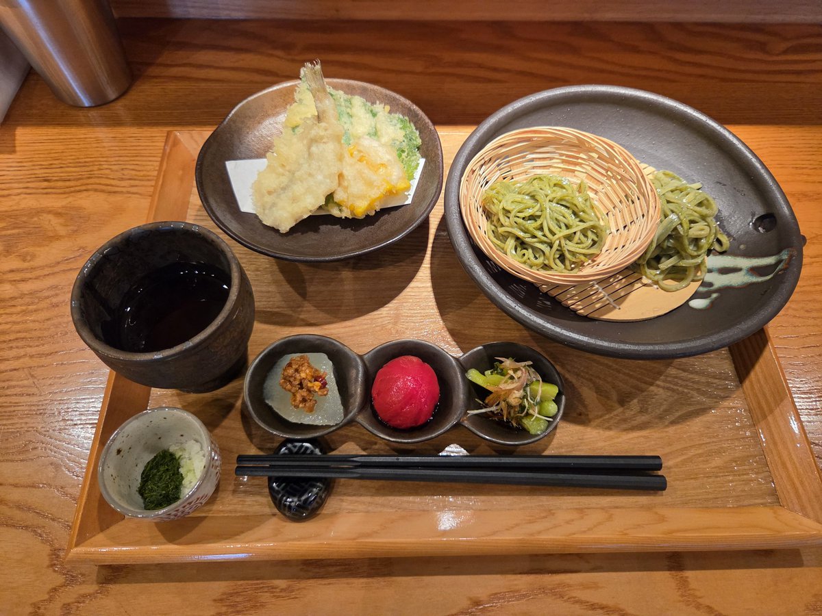 Y9dXfODSjPO315J's tweet photo. 豊橋のG-style GACHI SOBA DOJO
さんで
「極 Gスタ定食~(メイン)冷製パプリカのジェノベーゼ麦SOBA〈極太手揉麺〉~」
　　　　　　￥5000　　　　
　　　　　　　　を頂きました‼️
珠玉の逸生餐を頂きました😍👍
ご馳走さまでした🙏 https://t.co/6BGADjHvJp
