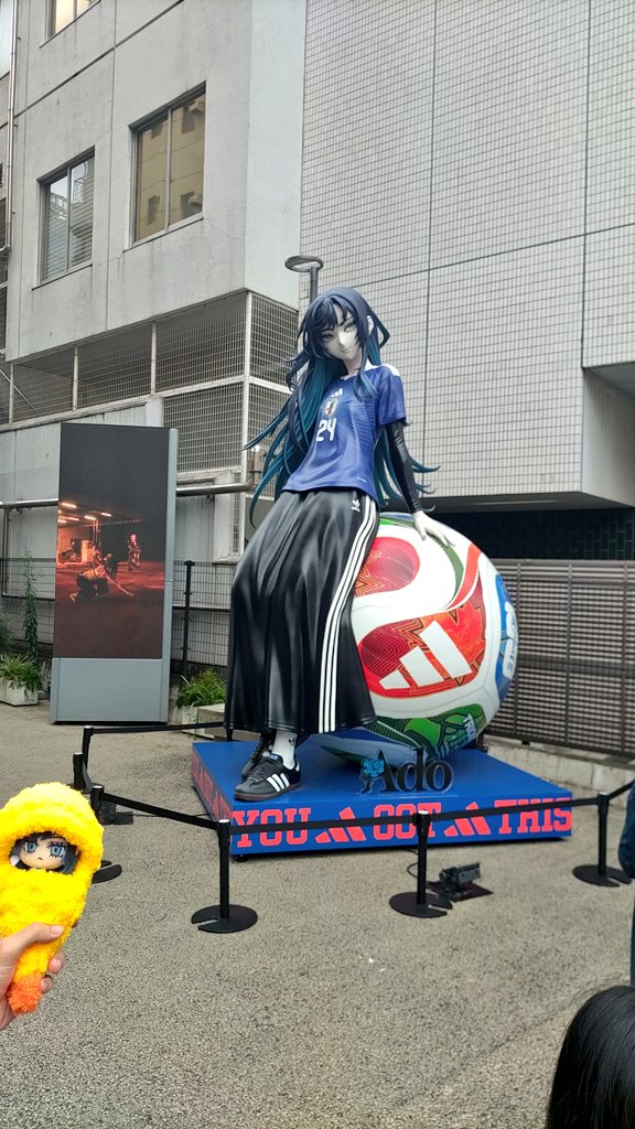 47GUN_SABBATH's tweet photo. Adoさんのライブを楽しみまして、大変リフレッシュしパワーを貰いました
これでしばらく戦えます
ピザは新宿のSpontiniです
モチカリで美味かった
そこから渋谷でAdoさんスタチューを囲んできました https://t.co/l5UnBtGyzz