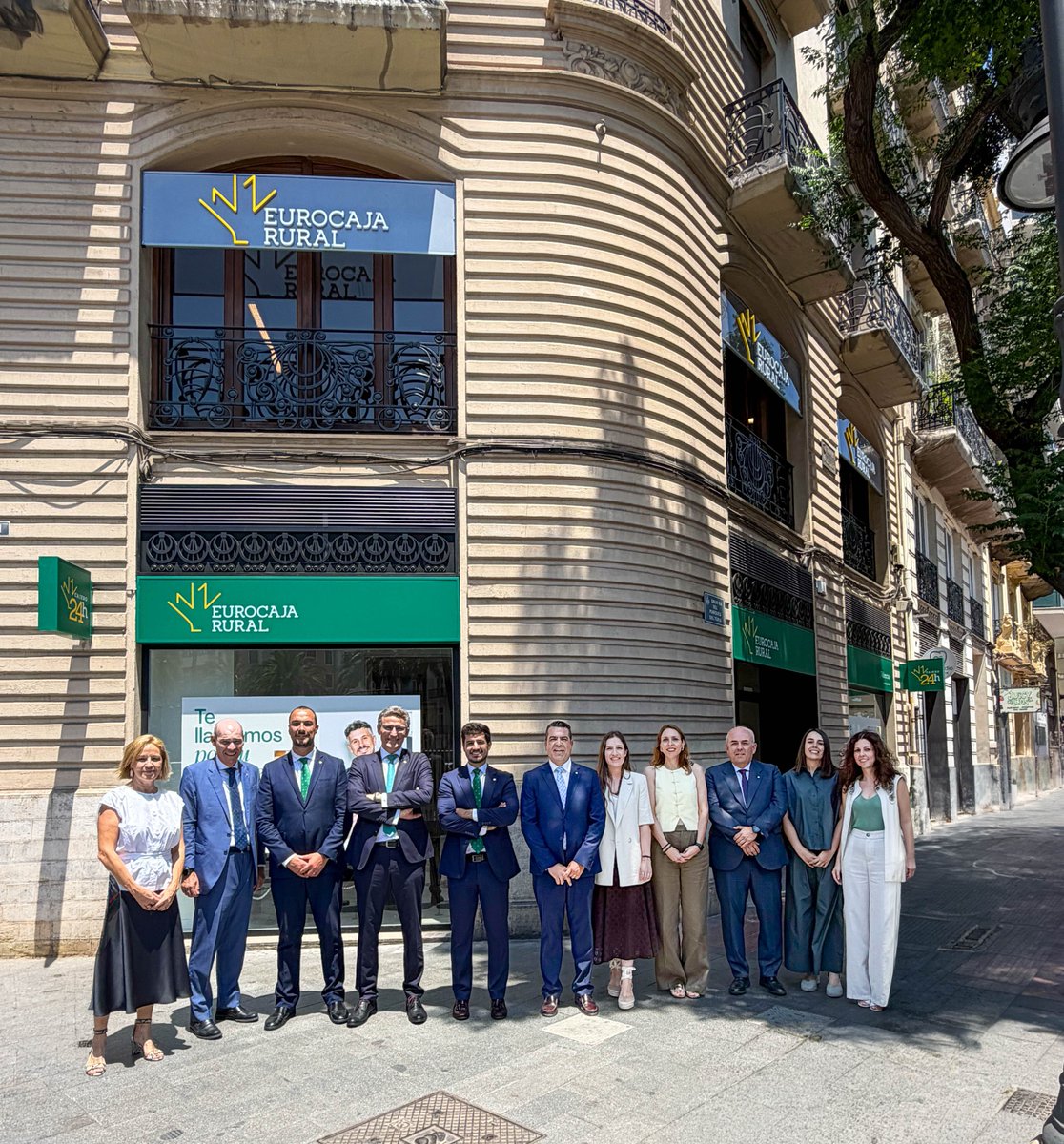 eurocajarural's tweet photo. ¡Seguimos creciendo en Valencia! 💚
Abrimos nuestra 5ª oficina en la ciudad, en Gran Vía Marqués del Turia, 1, para estar aún más cerca de nuestros clientes.
Cercanía, atención personalizada y compromiso con el territorio.
#LaBancaQueTúQuieres https://t.co/rLGIfxRn9A