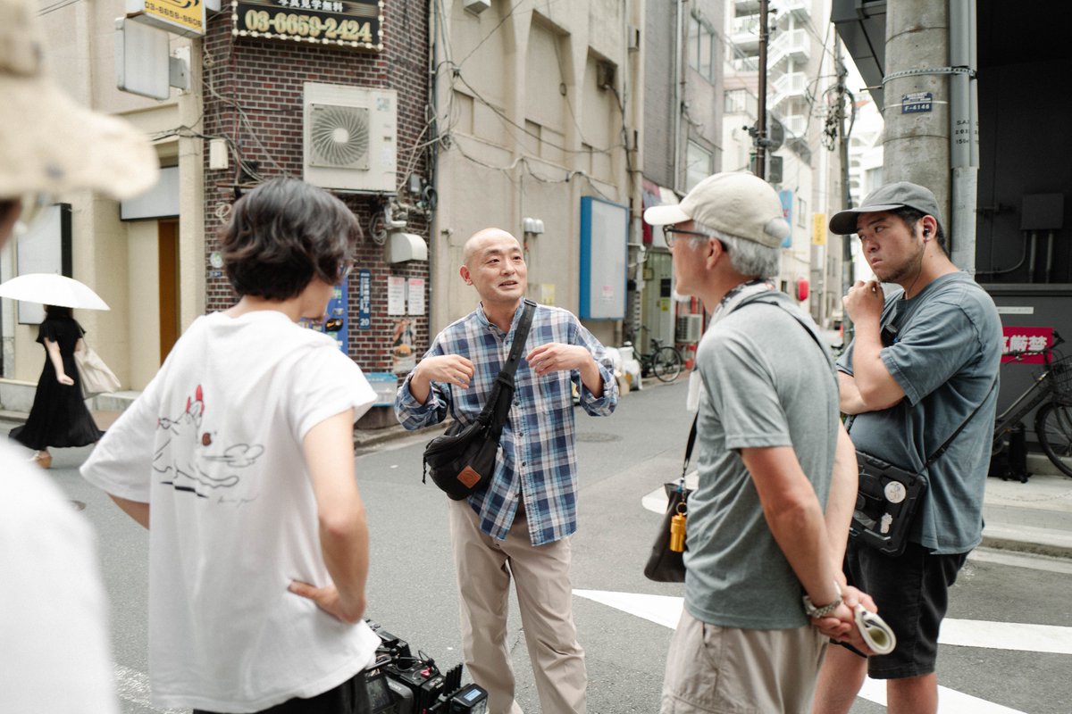 shinigami__bb's tweet photo. ✄┈┈┈┈　　　　　┈┈┈┈✄　

      映画『＃死神バーバー』
　   オフショット解禁 #3📸✨

✄┈┈┈┈　　　　　┈┈┈┈✄　

＃工藤遥 さん♥️
#宇野祥平 さん🫶🏻
#荒井啓志 さん🍬

劇中とはまた違ったオフショット🫧
ぜひ映画と一緒に楽しんでくださいね💫

💈映画『死神バーバー』大ヒット公開中
https://t.co/IFB3H5H1EJ