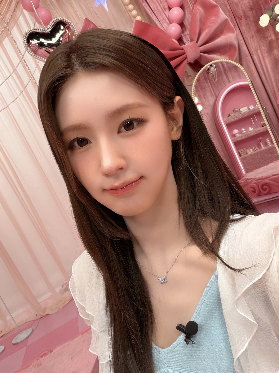 official_i_dle's tweet photo. [📸] 260706 @ #트윈미러쇼

#아이들 #idle
#미연 #MIYEON https://t.co/K9n56Z2MXQ