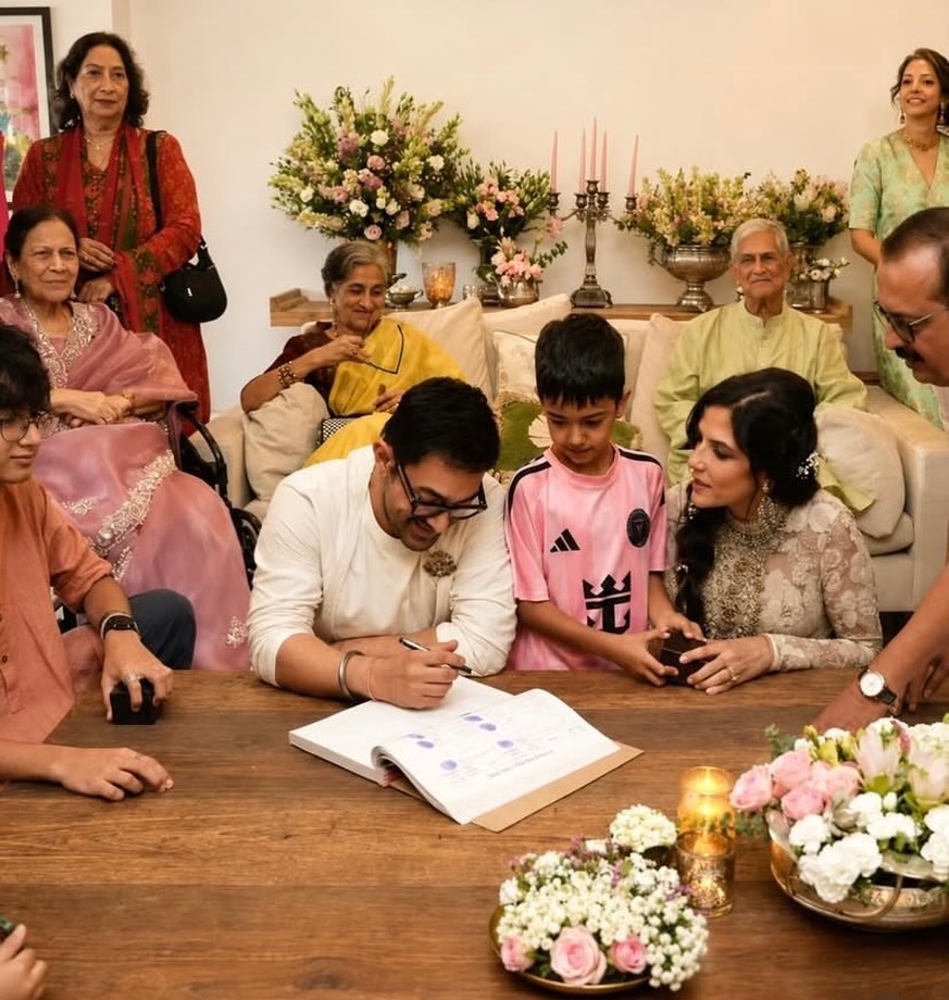 vandebharat24's tweet photo. आमिर खान ने लॉन्गटाइम पार्टनर गौरी स्प्रैट से रचाई शादी
#aamirkhan #gaurispratt #wedding #Bollywood #actor #actress #trendingnow #exploremore #vandebharat24 https://t.co/uACQ56CC3B