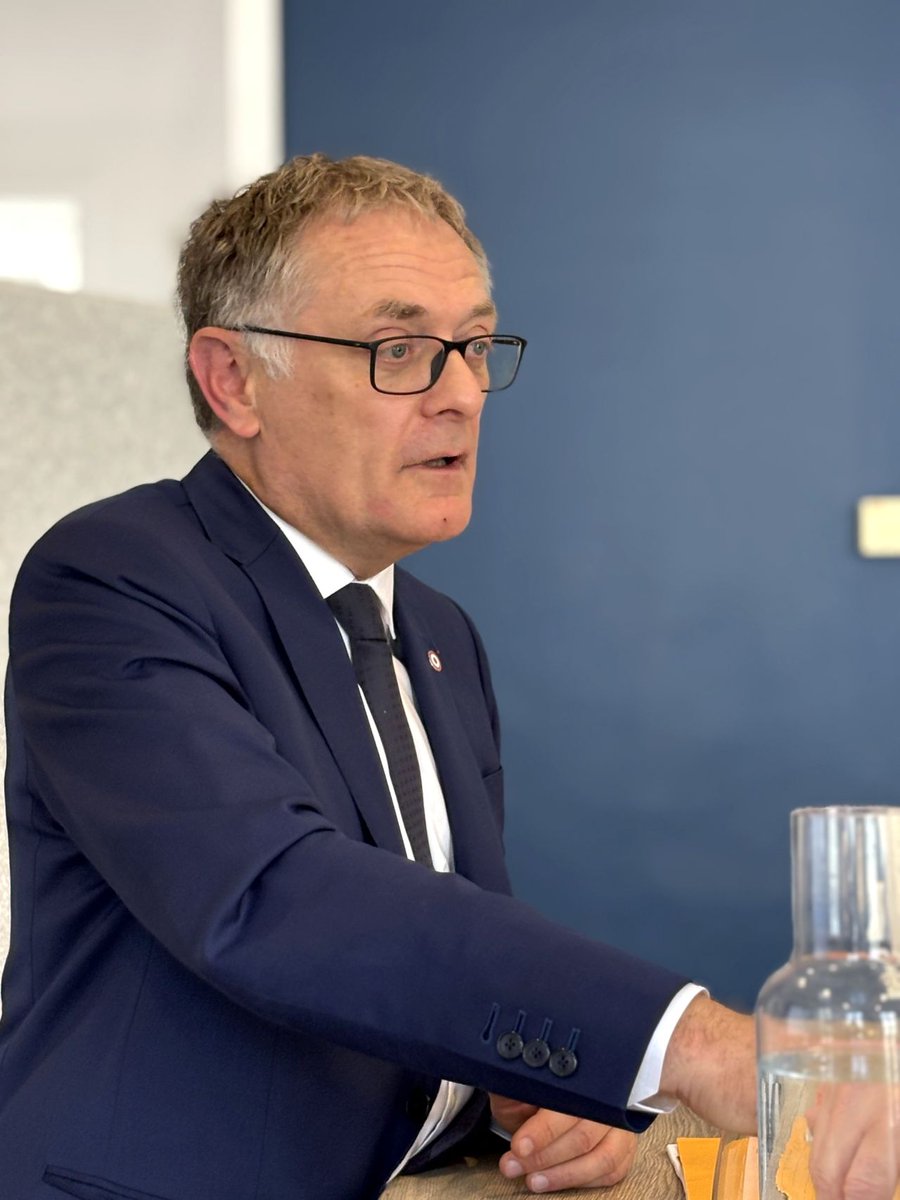 amchamfrance's tweet photo. 🎤 Échange privilégié avec Philippe Juvin, Rapporteur général du Budget à la Commission des Finances de l’Assemblée nationale.

👉 Alors que s’ouvre la séquence de préparation du PLF pour 2027, cette rencontre a offert un éclairage précieux à nos Membres sur les arbitrages budgétaires à venir et les conditions d’un redressement durable de nos finances publiques.

Lors de cette discussion particulièrement riche, plusieurs sujets ont pu être abordés :
▪️ "Dépenser moins et mieux" en conciliant impératifs de qualité et impératifs budgétaires
▪️ Renforcer la compétitivité en travaillant d'avantage et de manière plus productive 
▪️ Stabiliser les règles fiscales, législatives et normatives pour redonner de la visibilité aux acteurs économiques
 ▪️ Lutter contre le poids normatif et simplifier l’action publique
 ▪️ Réconcilier l’expertise technique et le "récit politique", afin de fédérer le pays dans la perspective de l’élection présidentielle.