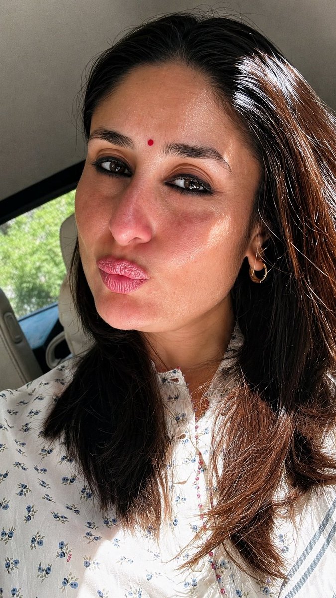 Tobirama_0303's tweet photo. Kareena kapoor is the definition of timeless beauty and effortless elegance. ✨❤ https://t.co/gmWlMufqYa