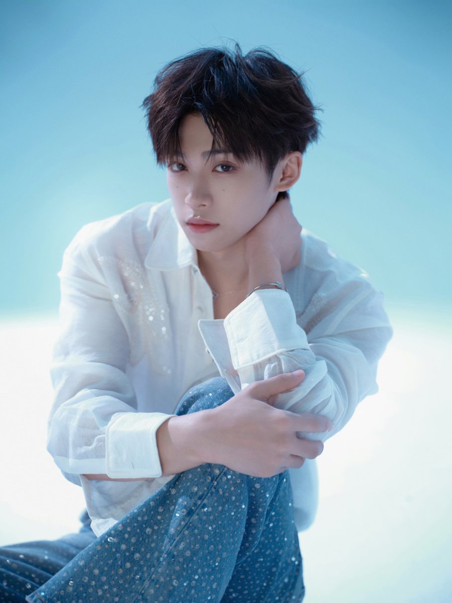 ZiYuOfficialFC's tweet photo. 06072026 ZIYU STUDIO WEIBO UPDATE
Beyond Seven Seconds— Chapter Four: The Eternal Promise

From memories falling like grains of sand, ZiYu journeyed through a heartbeat frozen in a single second and into the deep sea of a seven-second cycle, finally arriving at eternity.

When the countdown reaches zero and time's restraints fade away, only one unwavering answer remains.
The passion of the stage and the precious moments of everyday life are forever preserved in this record of time.

Beyond seven seconds lies eternity.
Time moves on, but in this very moment, because of all of you, ZiYu knows with certainty that this world holds an eternal promise.

Original Post： https://t.co/oOyYXqgd2i

#ZiYu #梓渝