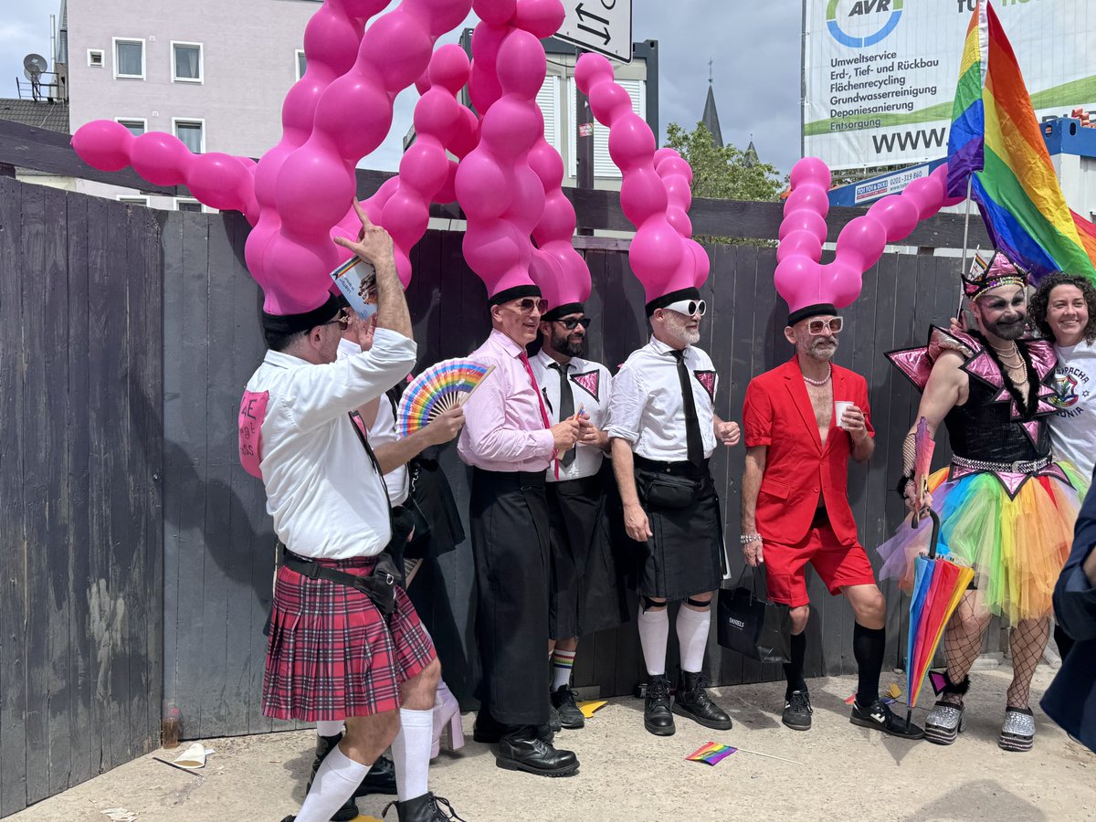 LoveGuerillero's tweet photo. #CSD #Köln #k0507
#QueerJews #EndJewhatered
#NoPrideInAntisemitism #ColognePride https://t.co/hpSrwLMrwg