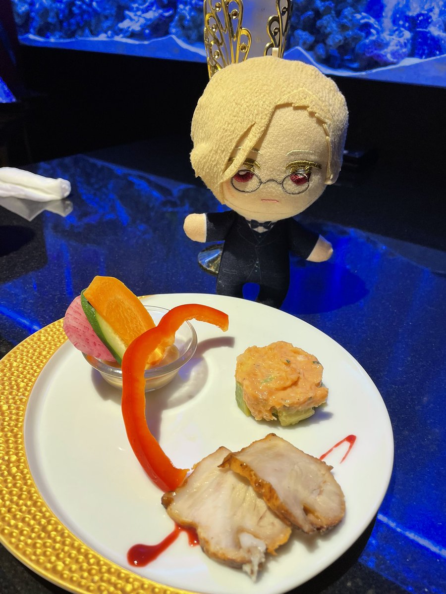 samewo_m's tweet photo. 先日チョッパー好きの友人とワンピースベース？とやらに行って来た！その後友人が好きなアイドルグループが行ったお店にも行くという、人様の好きを一緒に体験してきて楽しすぎ😆❣️✨ https://t.co/0obRg0j3ZE