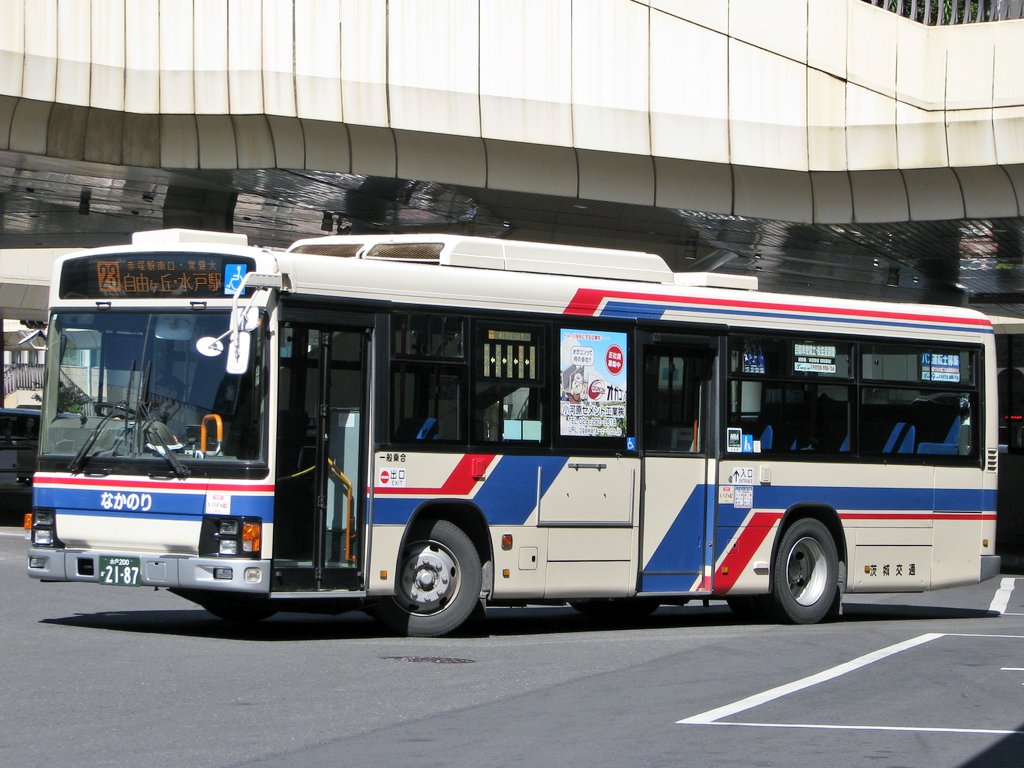 WFRX4270's tweet photo. 2187号車 ex-鶴見臨港
2188の姉妹車。ワンステのエルガで角型ベンチレーターが載ってる、2188とまったく同じ仕���だと思う。

ずっと大子にいたのでなかなか姿を見る機会がなかったけど、最近こっちに降りてきて姿を見る機会が増えた。
乗ったことがあるけど、やっぱりあんま2188と変わらないと思う。 https://t.co/eHLDZuHnCa