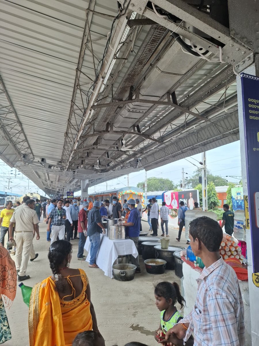 SankarNath42472's tweet photo. Vande Bharat 22896 Puri Howrah got detained in Puri station for opening of a new train by the honourable railway minister. Who is responsible for such harassment of passengers ? 
@RailMinIndia https://t.co/5NZ6k73ZrO