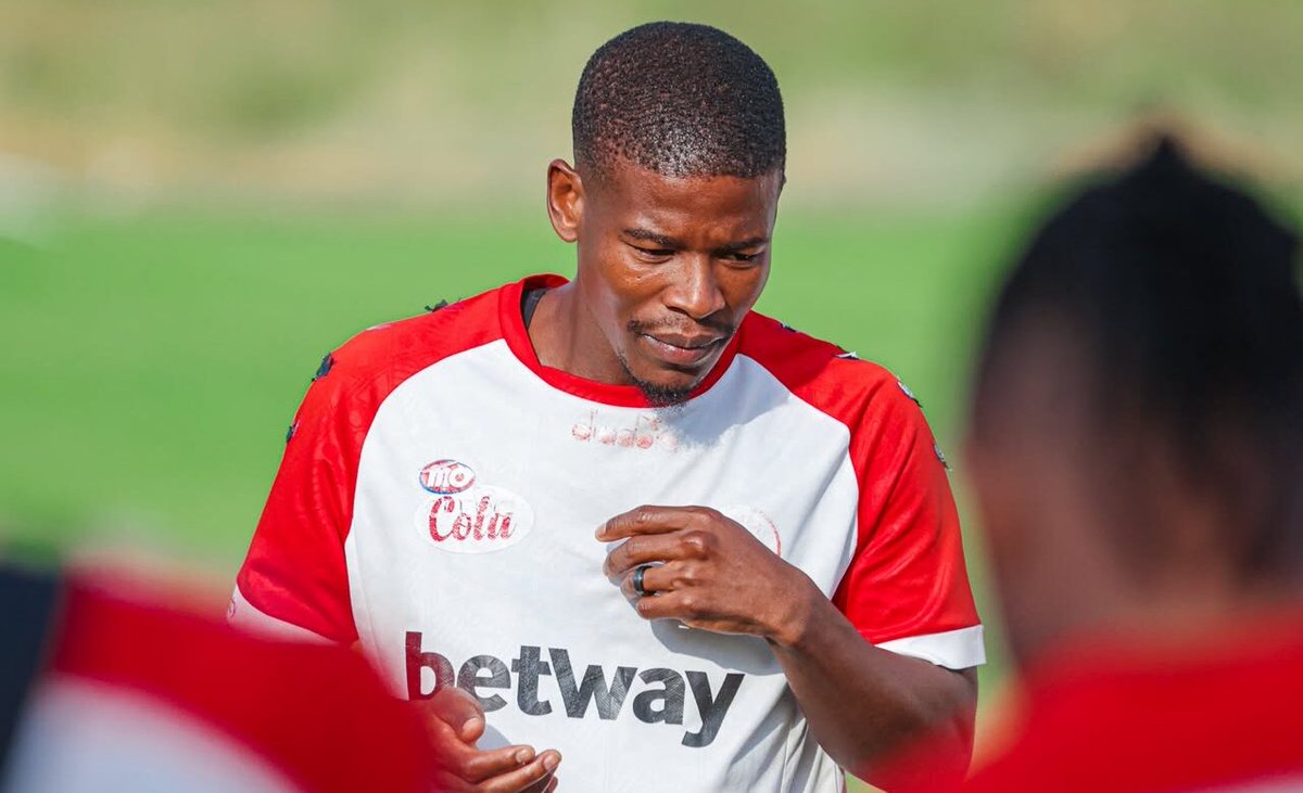 dube_mthoko's tweet photo. ‘𝔸ℕ𝕐𝕋ℍ𝕀ℕ𝔾 𝕀𝕊 ℙ𝕆𝕊𝕊𝕀𝔹𝕃𝔼’ 🗣️🇹🇿

Neo Maema's first season in East Africa finishes with two trophies, but the biggest question remains: 𝙒𝙃𝘼𝙏'𝙎 𝙉𝙀𝙓𝙏? 🏆🏆

While his loan agreement from parent club Mamelodi Sundowns has officially expired, @FARPostZA understands that Simba SC are locked in talks to extend the midfielder's stay.

On his future, Maema said: "Anything is possible. I love the club, and we’ll just see how it goes." 👀

READ MORE:📲 https://t.co/84a5PI6cVZ