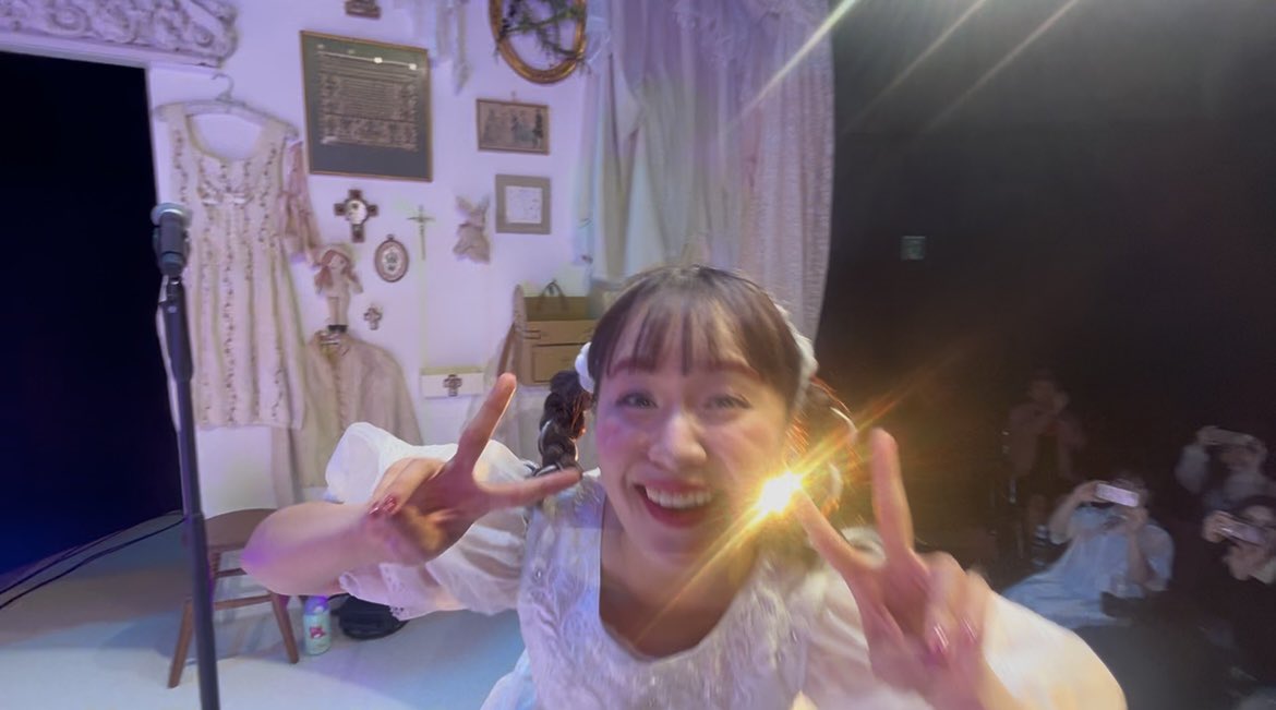 charanpolovely's tweet photo. ギャーーー❤️神ファンサーーー❤️
有り難し🙏
音楽劇『超、MARIA』
6年ぶりの再演✨胸熱でした🥹❤️
ももちゃんの天真爛漫っぷり🍑
宗子ちゃんのキュートさ☺️
こはちゃんの生アコーディオン🪗
カンカンバルカンの生演奏♫🥁🎻🎷
可愛いお衣装💖
あぁ・・・幸☺️満
#超MARIA
#チャランポランタン
#根本宗子 https://t.co/n96HEsQVxo