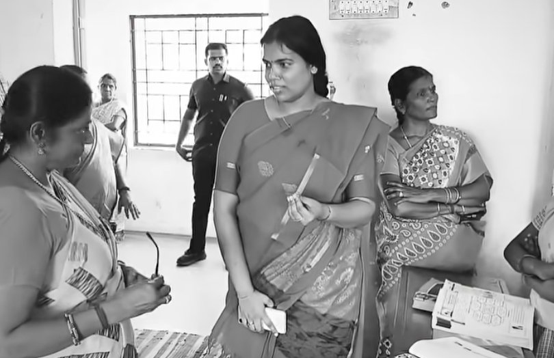 Kamalesh_K_Raj's tweet photo. ~ இவங்க கிட்ட direct ah ஒரு கேள்வி கேட்டோம்.. Simple-ஆன கேள்வி தான்.. உங்க விஜய் CM ஆக இருந்து என்ன பண்ணிட்டு இருக்காரு-னு தான் கேக்குறோம்.. அதுக்கே அவங்கனால answer பண்ண முடியல!! https://t.co/CKLetQMacC