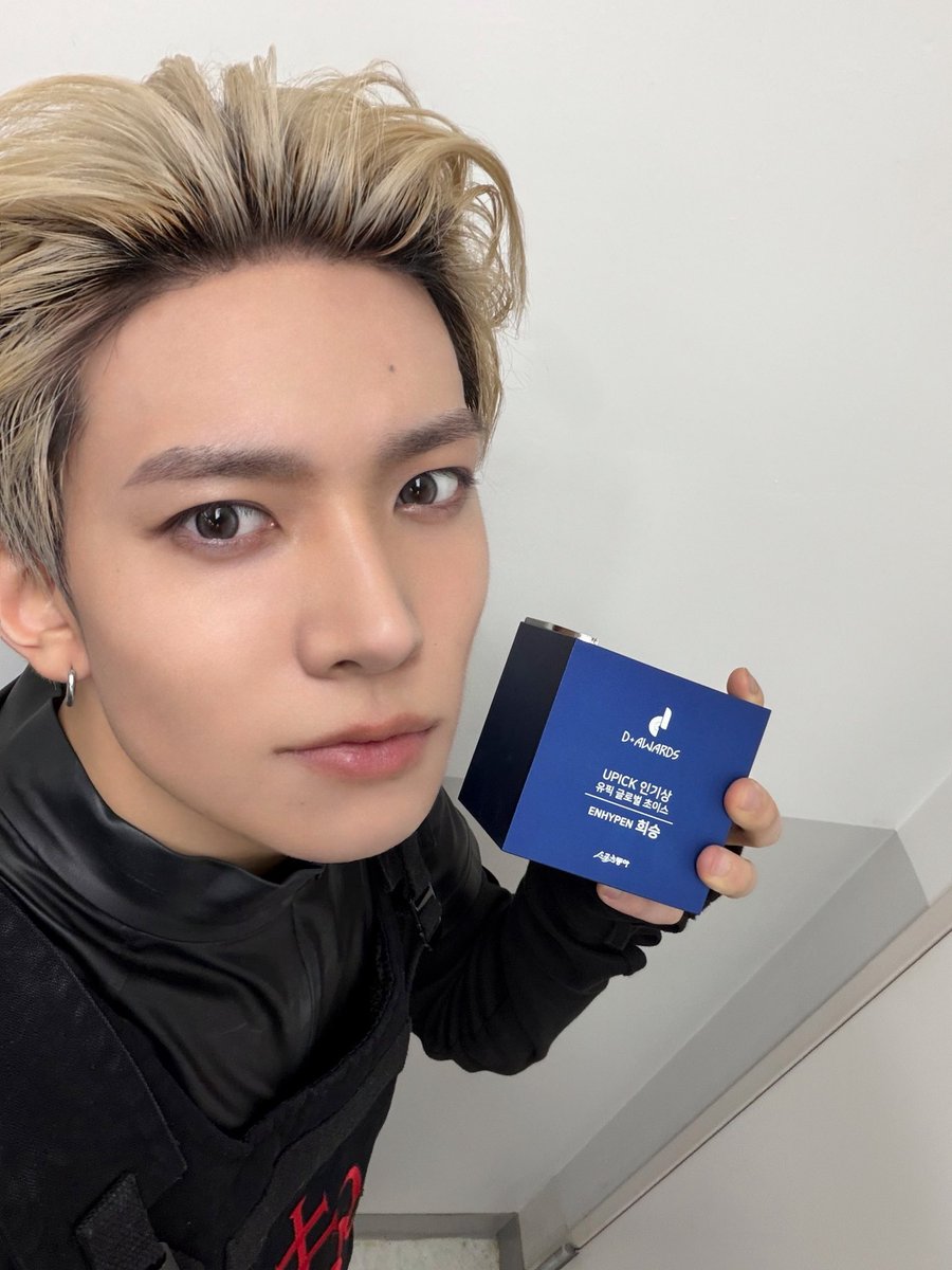 EVAN01ACE's tweet photo. 🥹🤍 #HEESEUNG #EVAN https://t.co/rjC8aQIFHH