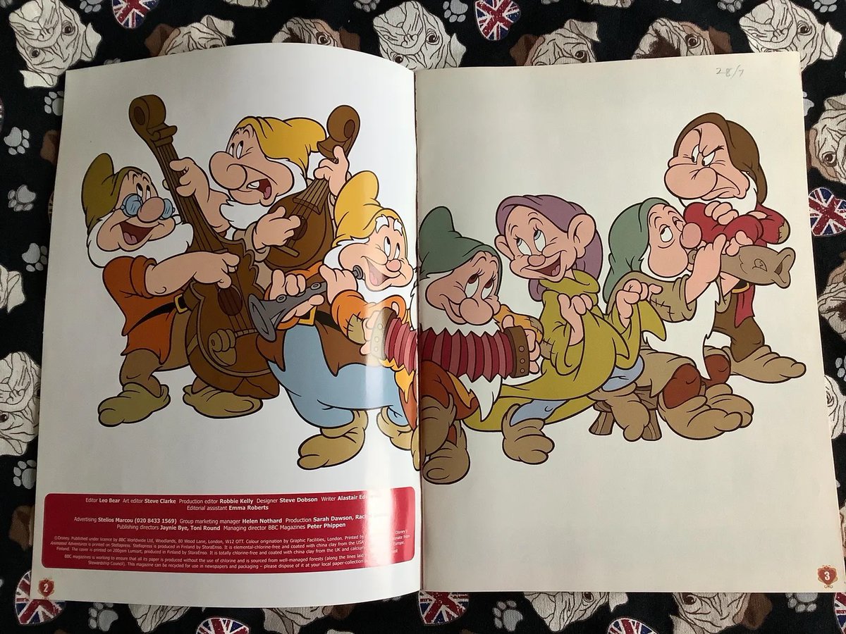 WatsonsVintage's tweet photo. The WHOLE Movie in one comic strip story! Rare Vintage circa 2003 Walt Disney's Snow White and the Seven Dwarfs Official Collector's Comic https://t.co/2GF0u1ZFfM via @Etsy #VintageComics #SnowWhite #SevenDwarfs #WaltDisney #CollectableComic https://t.co/AJOsDACgB1