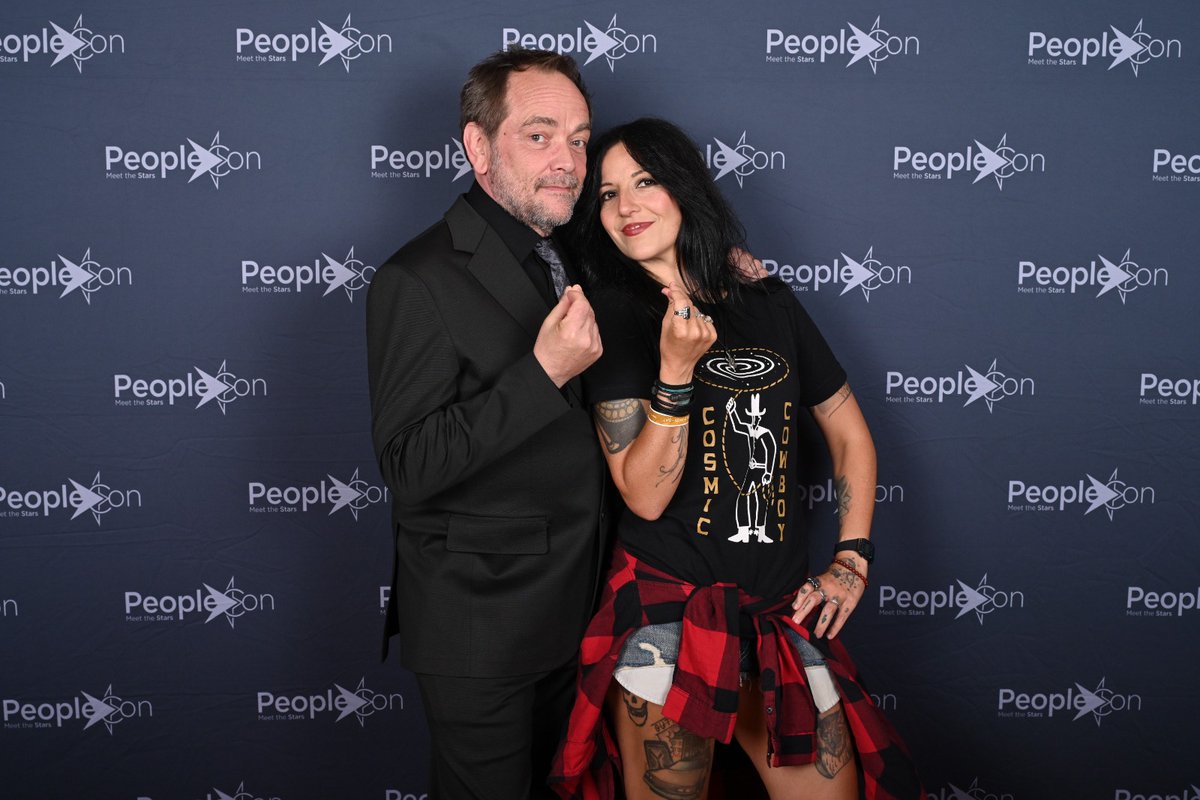 weirdabby's tweet photo. You're the right kinda trouble for me ^^
@peoplecons
#Darklight #DLC7 #jensenackles #marksheppard #mishacollins #castiel #crowley #DeanWinchester
@mishacollins @TheFamilyBeer @radiocomusic
@Mark_Sheppard
@JensenAckles
#familybusinessbeercompany https://t.co/nL8ktwMrWh