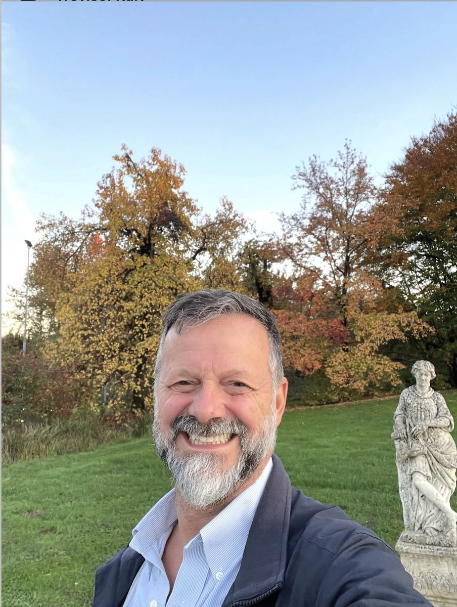 pauloandrext's tweet photo. The home garden offers beautiful moments even in autumn..
enjoy the sunset
#autumnvibes #sunsetgarden #homegarden... https://t.co/gcPKP6gXes