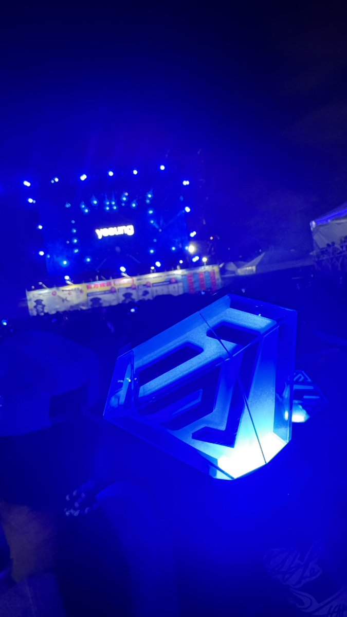 XWEIWE's tweet photo. @shfly3424 @YESUNG_smtown 謝謝Yesung 帶給我們美好的回憶💙 https://t.co/88q9GeFl9C