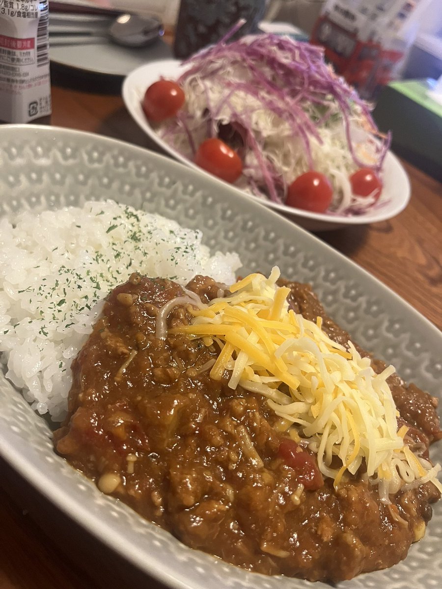 ru_enbu's tweet photo. 昨日の夜ご飯
無水カレー チーズのせ https://t.co/Ur8MZSeVSB