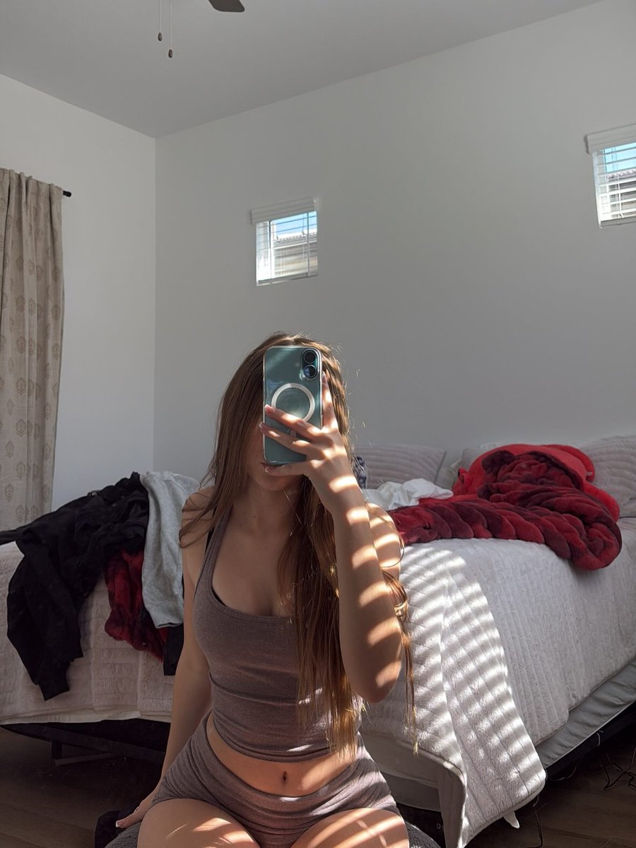 fr3akyw1ld's tweet photo. any guys wanna trade? interact and dm me :3 DELETING IN 32 MINS LIKE AND SAY HI IF I CAN SEND U NUDIES https://t.co/pNVsZbjMU7 https://t.co/tpZ6cmWJVa