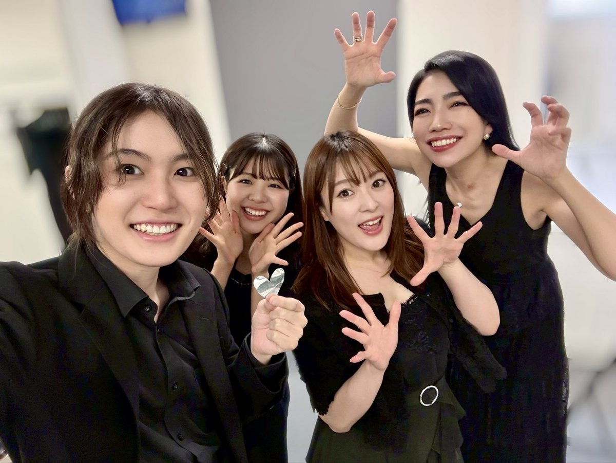 MatsukoderaRie's tweet photo. 有明ガーデンシアターにて３日間開催された赤西仁さんライブ『JIN AKANISHI HEART LIVE 2026』にストリングスリーダーとして参加させていただきました。

赤西さんの音楽、照明、バンドのサウンド、演出と、全てが本当にカッコ良くて、終始痺れっぱなしで弾いておりました。

素敵な音作りを一緒にしてくださったストリングスチーム、ホーンセクション、アレンジの松ヶ下さんにも感謝です。

個人的には2年ぶりでしたが、今回も参加させていただけて幸せでした。
ありがとうございました✨