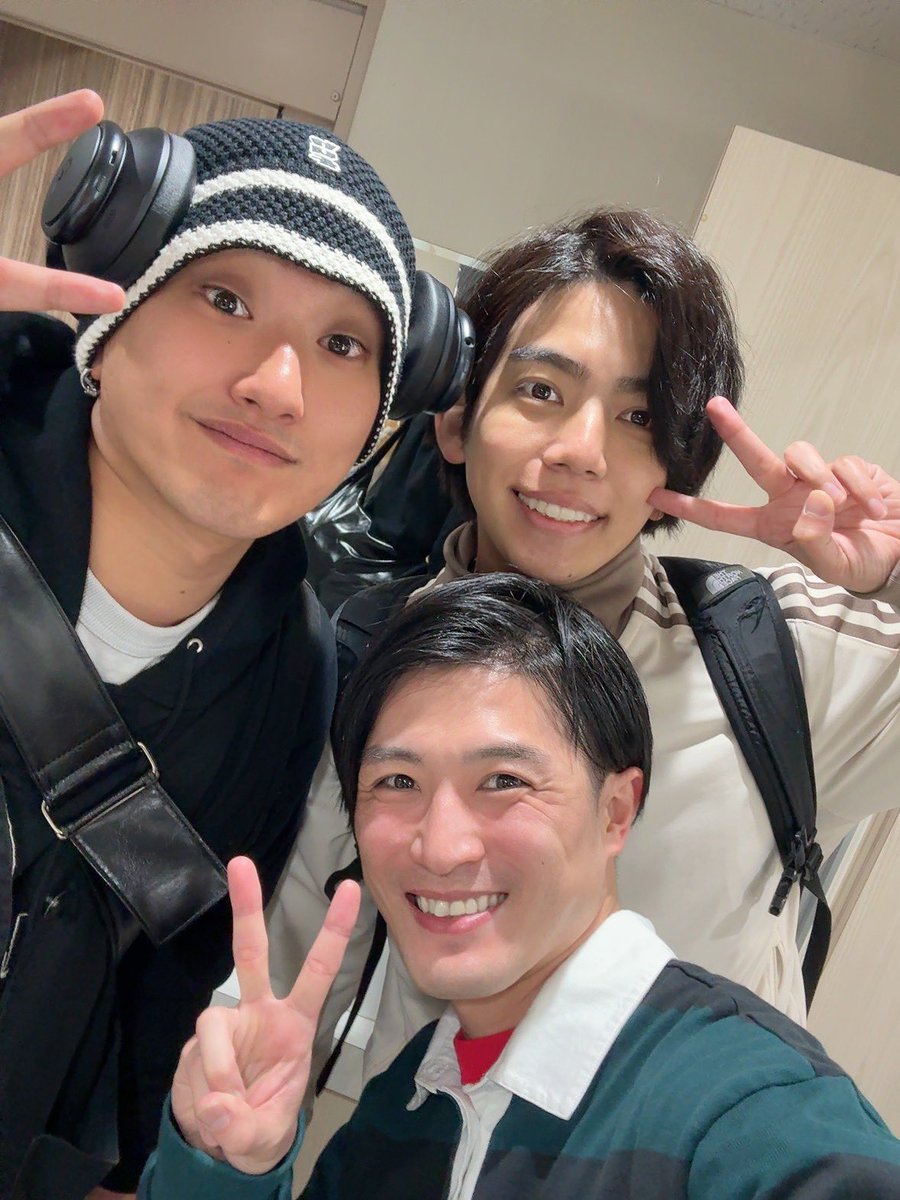 haramasa1028's tweet photo. 1にチキン2にチキン
3にななチキ4にLチキ
5に、ファミチキ🍗 https://t.co/YiybxhbzA3