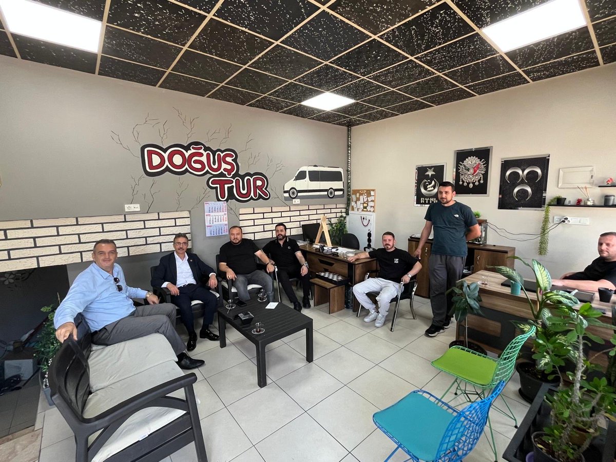 SenolDincCc's tweet photo. Haftaya kıymetli esnafımızı ziyaret ederek başladık.

Tüm esnafımıza hayırlı ve bereketli kazançlar diliyorum. https://t.co/aKY9i98RUy