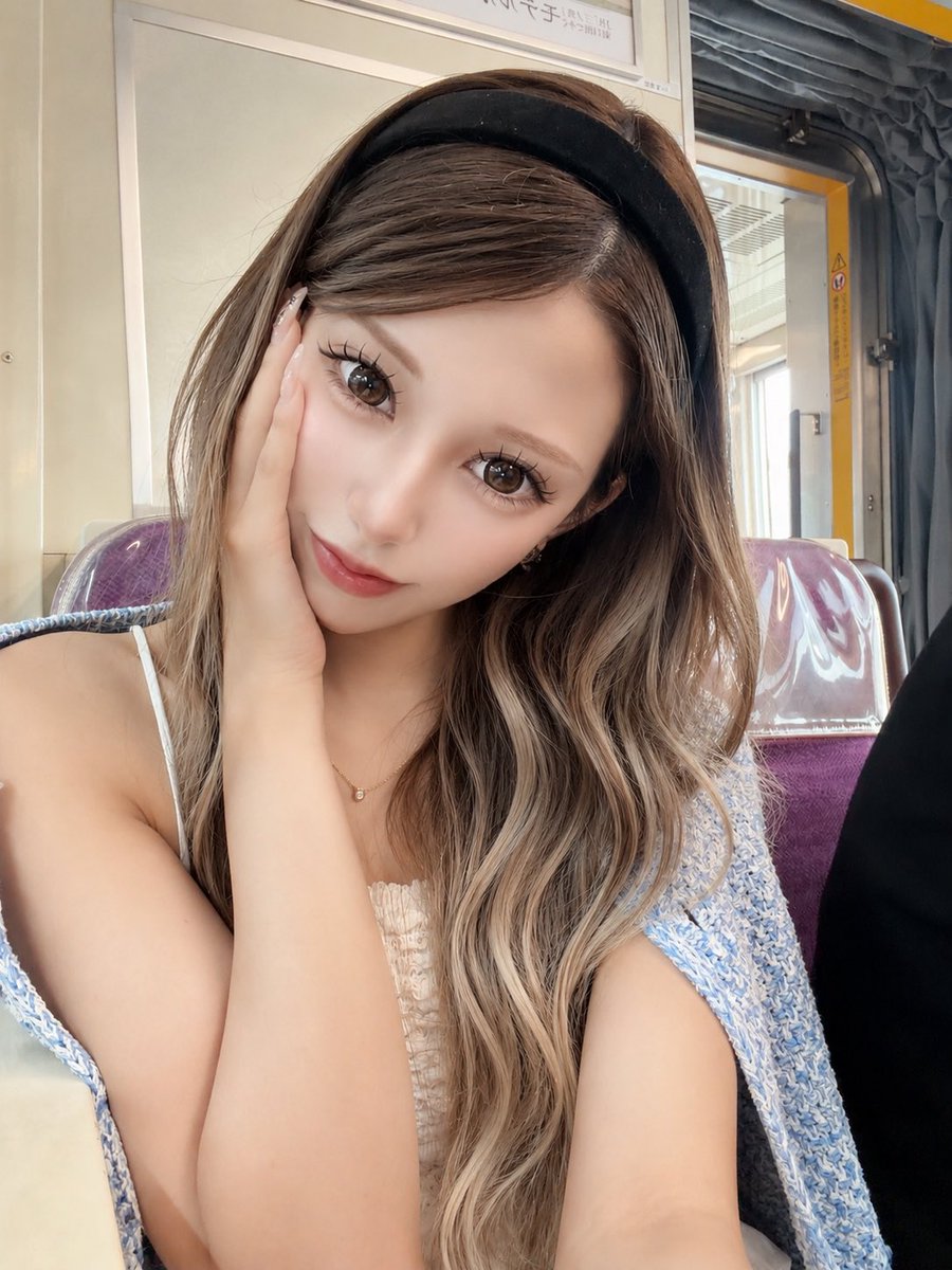 _love413_'s tweet photo. チャッピー優秀すぎん。。
バレイヤージュしたいけどギャルなりそうだからしない🥲🥲 https://t.co/wT6S70pFHF