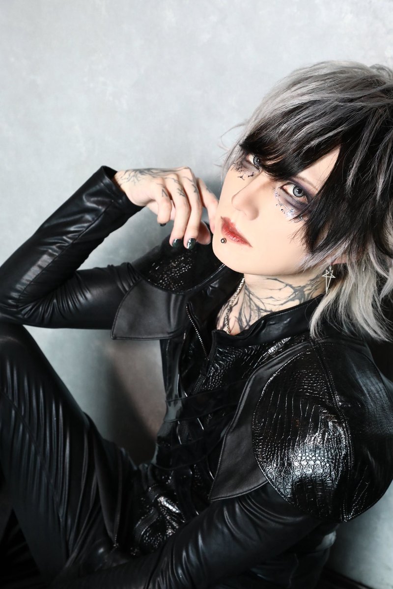 Zyean_JILUKA's tweet photo. 昨日は渋谷ありがと！
いつもとリップ変えてみた💄 https://t.co/0mQKNezvaH