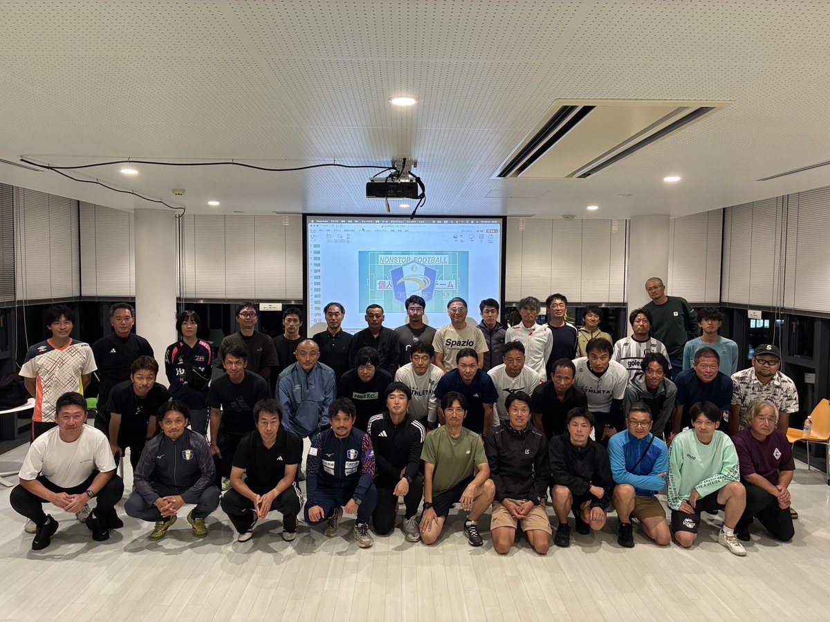 fc_ise_shima's tweet photo. 7月4日（土）、伊勢フットボールヴィレッジで開催されたNPO法人南勢サッカー協会の「指導者交流会」において、FC.ISE-SHIMAの長山監督が講師を務めました！ https://t.co/Yd8fphG4cV