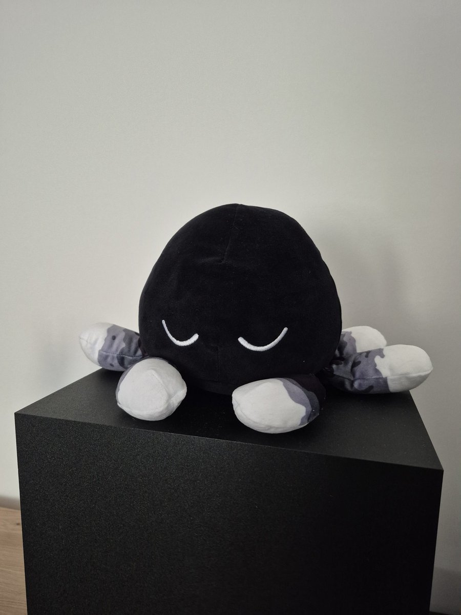 eBlueBee_ tweet picture