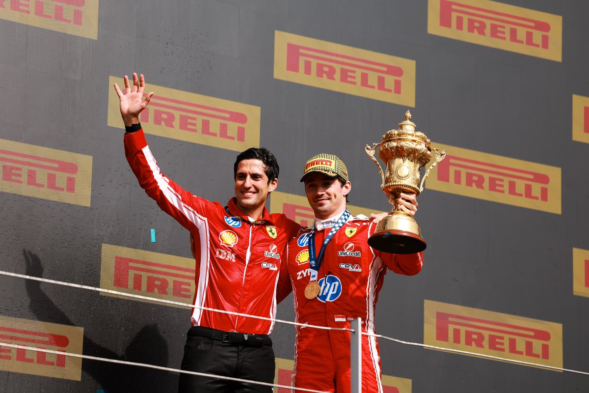 nonmolIaremai's tweet photo. 꺆 나 작가님 사진 기다렸잖아 😆❤️

📸 shotbyannig https://t.co/m7GFCVVCWj