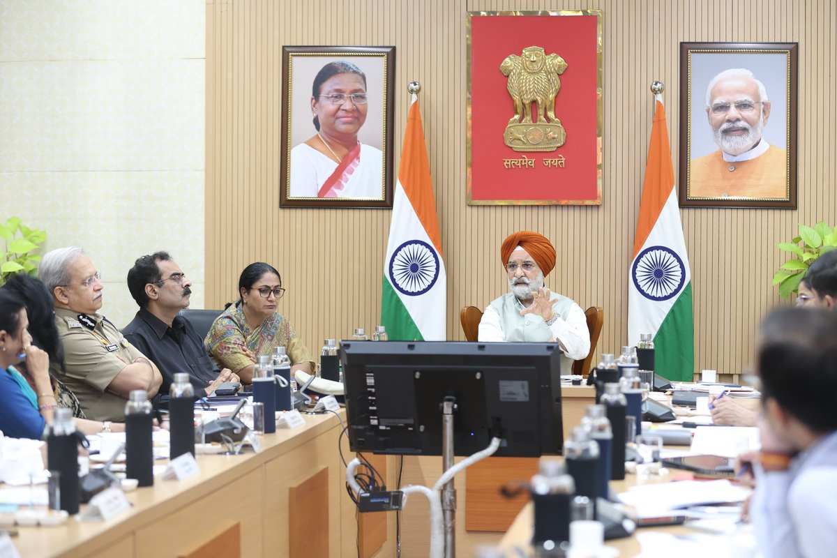 LtGovDelhi's tweet photo. Reviewed the initiatives and campaigns being undertaken across departments during a high-level meeting on the ongoing Child Protection Month with Hon’ble Chief Minister Smt. @gupta_rekha, Chief Secretary, @CPDelhi, and other senior officials.

Directed @DelhiPolice to ensure prompt and thorough action in all cases registered under the POCSO Act, with seamless coordination among all concerned departments.

Issued directions for the proposed measures to be implemented not only during Child Protection Month but as a sustained priority. Also emphasized counselling and rehabilitation for juvenile first-time offenders to provide them an opportunity for reform and reintegration, while reinforcing the important role of parents and teachers as the first line of protection for every child.

Reaffirmed our government’s unwavering commitment to citizen-centric governance, placing the safety, dignity, and well-being of every child at its core.