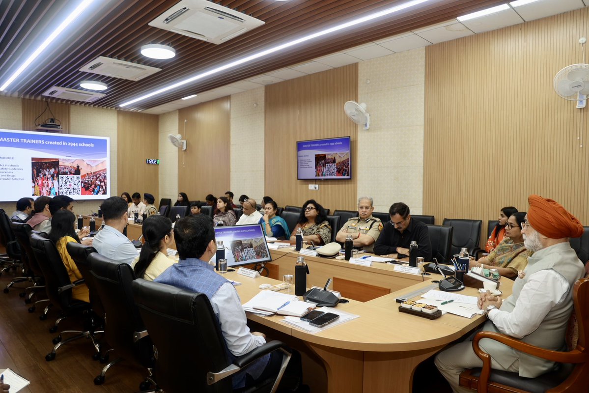 LtGovDelhi's tweet photo. Reviewed the initiatives and campaigns being undertaken across departments during a high-level meeting on the ongoing Child Protection Month with Hon’ble Chief Minister Smt. @gupta_rekha, Chief Secretary, @CPDelhi, and other senior officials.

Directed @DelhiPolice to ensure prompt and thorough action in all cases registered under the POCSO Act, with seamless coordination among all concerned departments.

Issued directions for the proposed measures to be implemented not only during Child Protection Month but as a sustained priority. Also emphasized counselling and rehabilitation for juvenile first-time offenders to provide them an opportunity for reform and reintegration, while reinforcing the important role of parents and teachers as the first line of protection for every child.

Reaffirmed our government’s unwavering commitment to citizen-centric governance, placing the safety, dignity, and well-being of every child at its core.