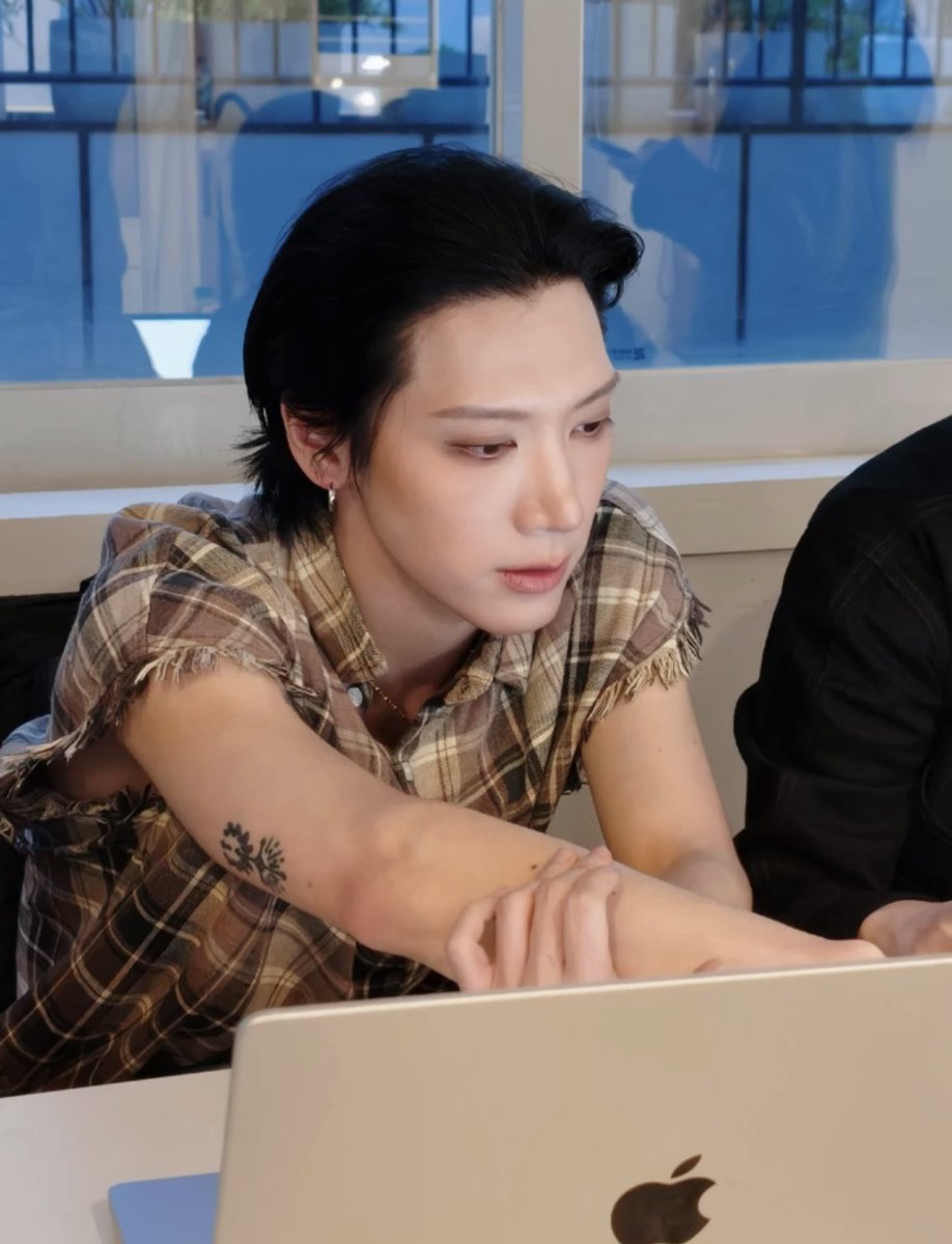 PPTT_1001's tweet photo. สเตจ(เฟส)ใหม่ลุคใหม่22 ถ่ายรูปใหม่มานิดหน่อย ไม่รู้ว่าทุกคนคิดยังไงกันบ้างครับ?
# ปลดล็อกลุคใหม่
# วันนี้แตกต่างไปจากเดิมได้
# บทใหม่

น้องเตนล์ลุคนี้คือหล่อมากก

#TEN #TENLEE #เตนล์ #텐 https://t.co/URN7zTFkfG