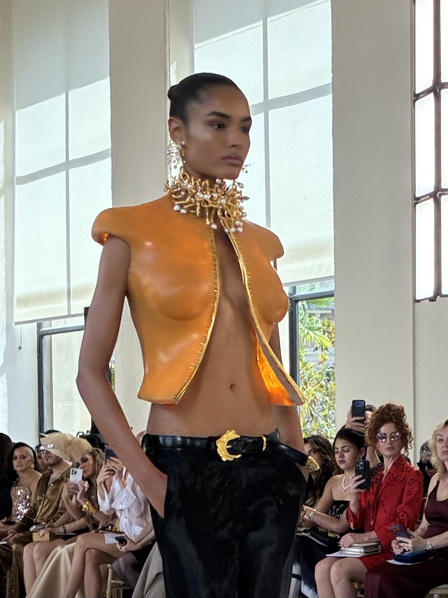 VVFriedman's tweet photo. More views of the LED looks at Schiaparelli couture https://t.co/DAbhq55hpJ