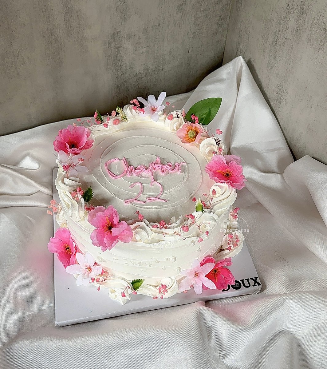 Doux Cakes and Treats tweet media