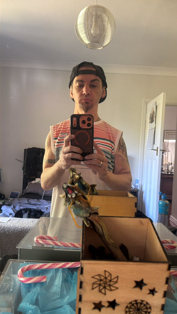 rocklords12's tweet photo. @ShadyFullton @TheHotWifeTour @sadieandrews69 I’m a bi male but I’m in the uk but I’m happy to make content with you https://t.co/JSJbWhwivi