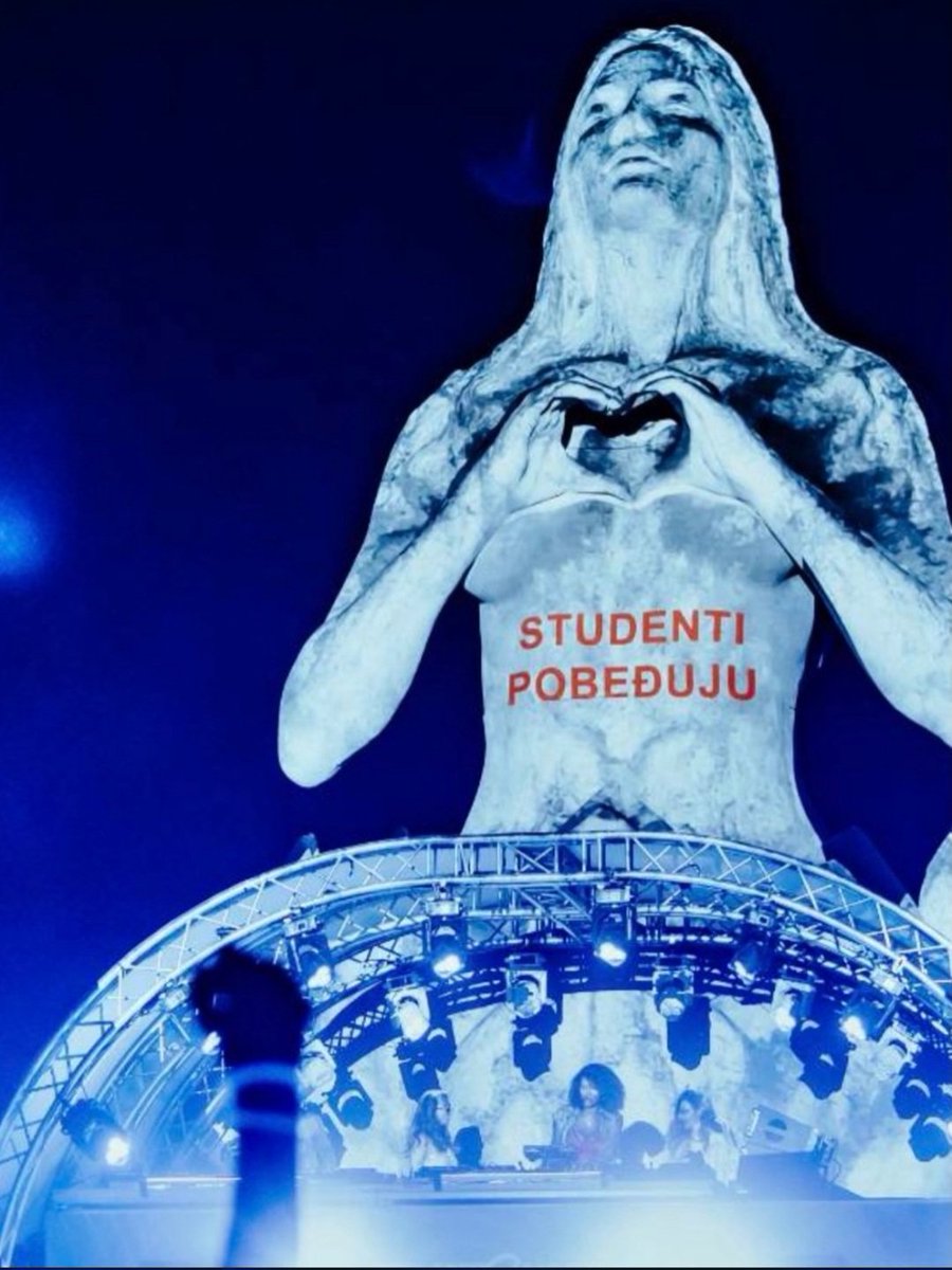 KPromeni's tweet photo. Poruka sa EXIT-a 👨🏽‍🎓🏆
.
.
Foto: @exitfestival https://t.co/Wkz7faXrw8