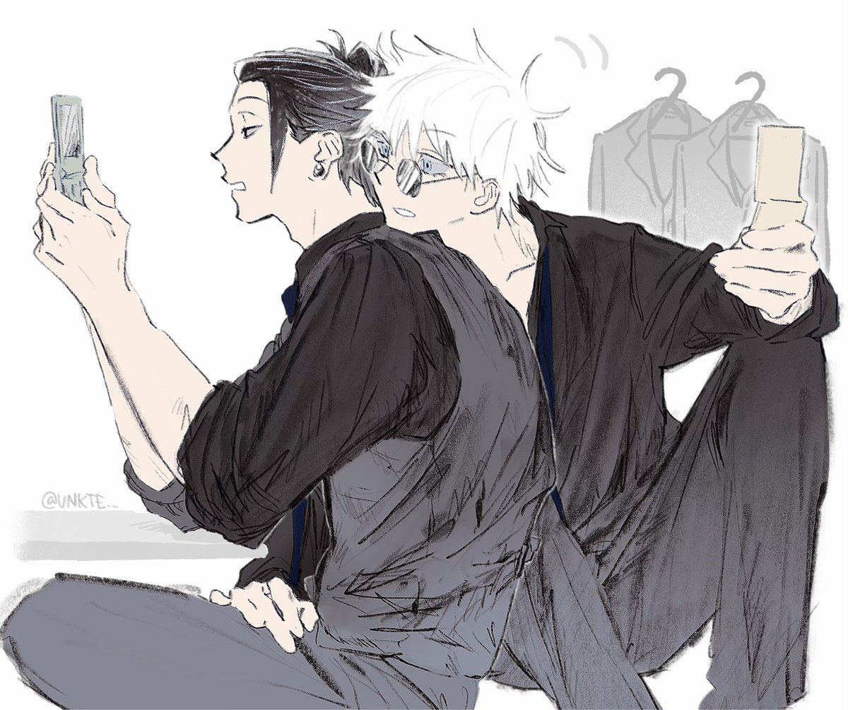 UNIKTE__'s tweet photo. 五夏 スーツのやつ、楽屋 https://t.co/nfkPgpsrpv